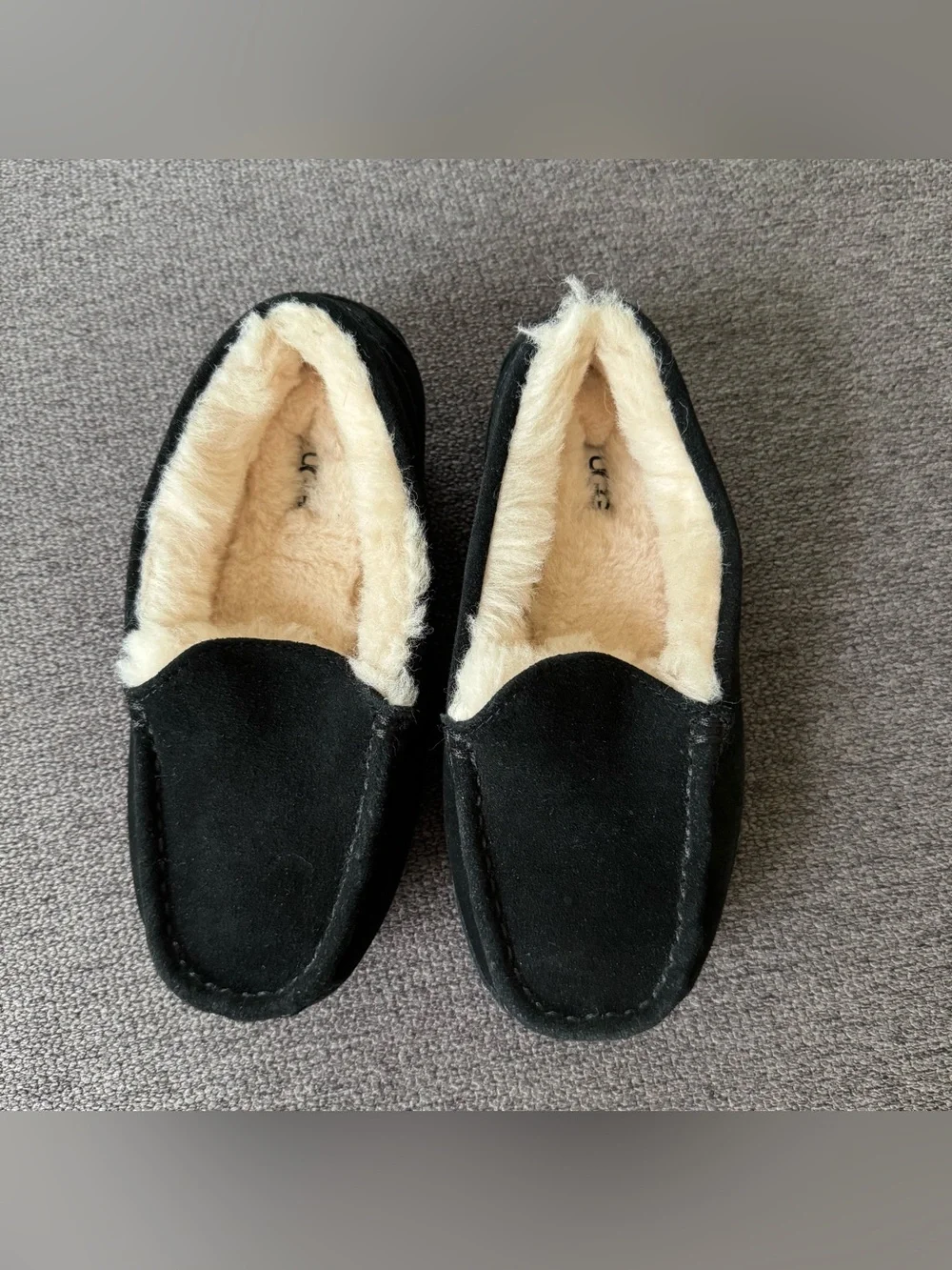 UGG Plush Black Suede Kids' Slippers Moccasin Slip on Boy Girl Lined Wool 2 NWOT